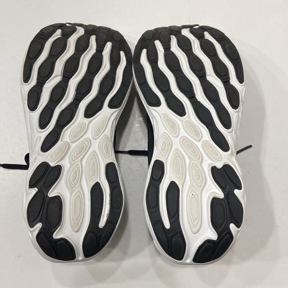 NEW. New Balance Fresh Foam, 1080 running shoes - Picture 6 of 8